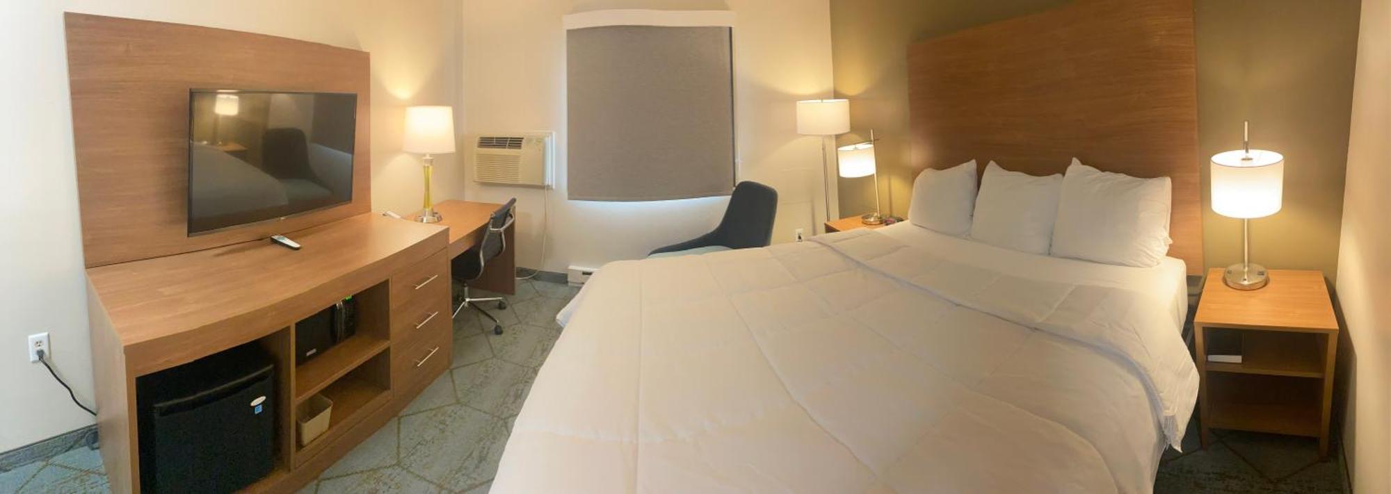 Hotel Baymont By Wyndham Oshkosh Airport Exterior foto